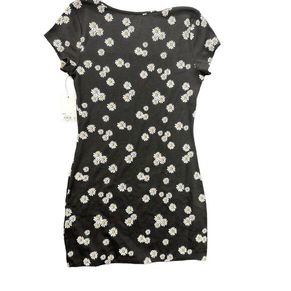 NWT SO Black daisy Floral Square Neck Short Sleeve Mini Dress Womens Size Medium - Picture 3 of 7